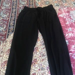 NEW BLACK aritzia jogger sizeXS runbig fit a small